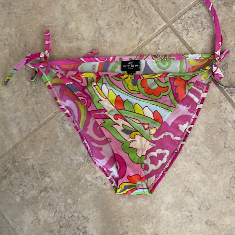 Etro Milano bottoms. Size 46. Made on Italy.